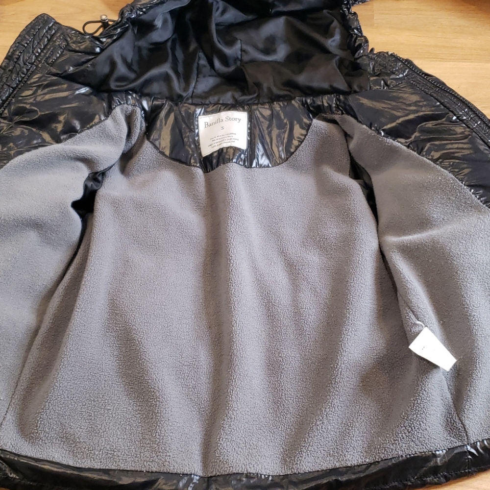 Shiny puffer jacket! - Picture 6 of 13